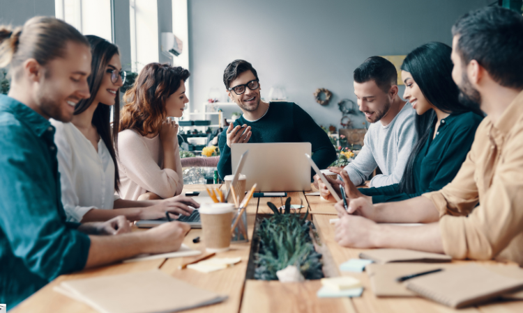 When Should a School Hire a Digital Marketing Team
